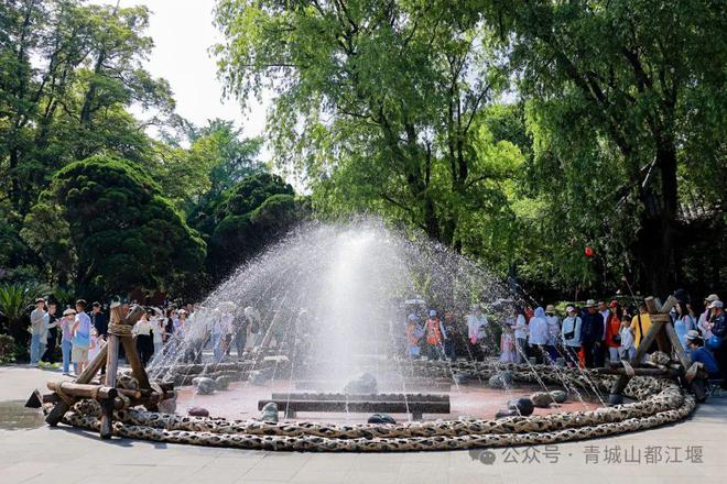 都江堰太火爆NPC白娘子被求合影到宕机j9国际站登录顶流实锤！这个五一青城山(图27)