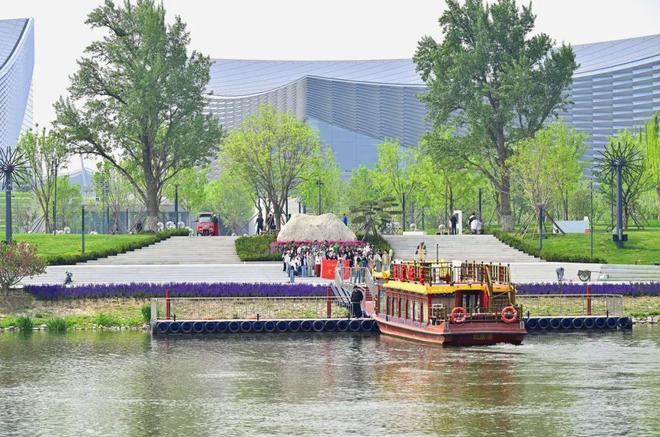 心-2：三大+书市+特色小镇打卡文旅新地标j9九游真人游戏第一平台120小时玩转副中(图2)